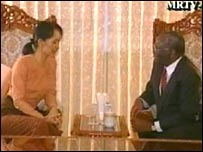 Aung San Suu Kyi (L) with UN envoy Ibrahim Gambari as shown on Burmese TV, 04/10